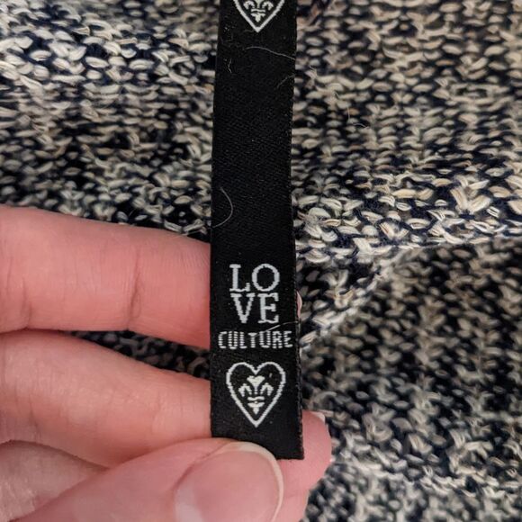 Love Culture High Low Sweater Size Small - Picture 5 of 5